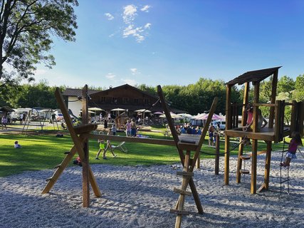Spielplatz am Biergarten Park Camping Iller